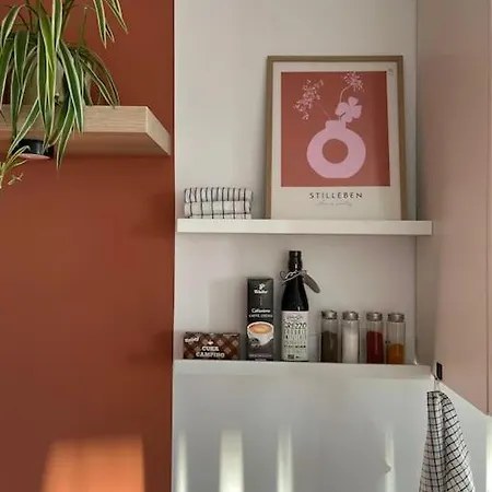 Small Cozy Apartment, Coffee And Parking Free