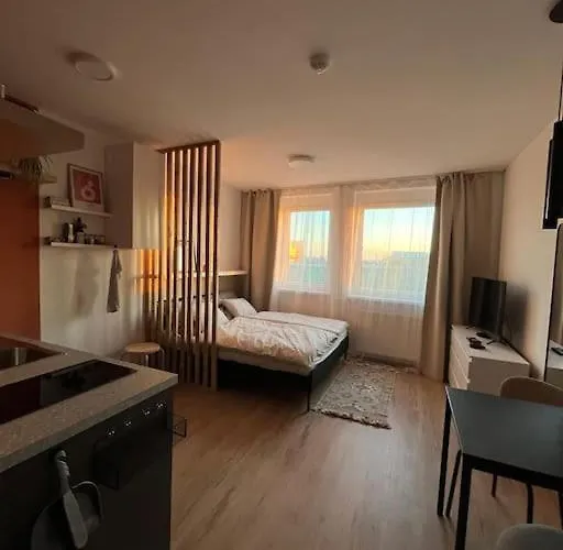 Apartament Small Cozy Apartment, Coffee And Parking Free