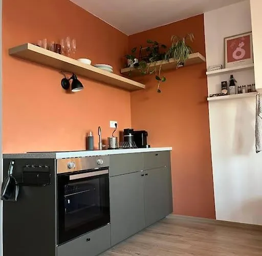 Small Cozy Apartment, Coffee And Parking Free
