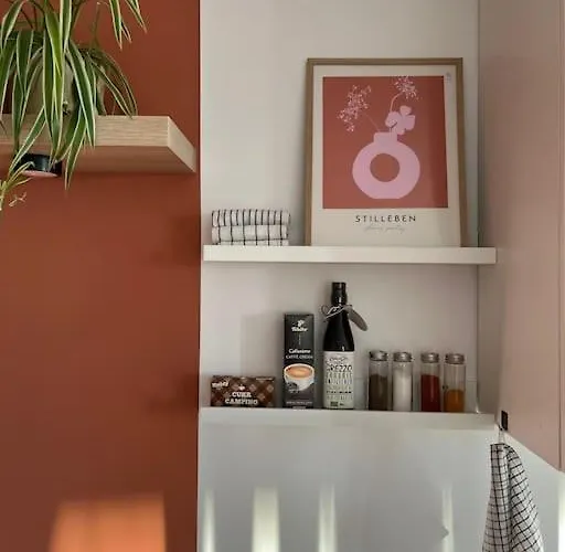 Small Cozy Apartment, Coffee And Parking Free