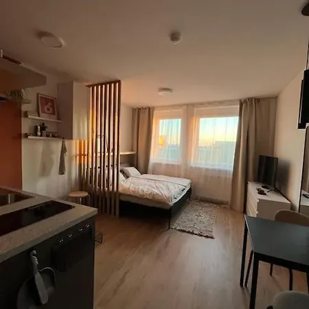 Lejlighed Small Cozy Apartment, Coffee And Parking Free