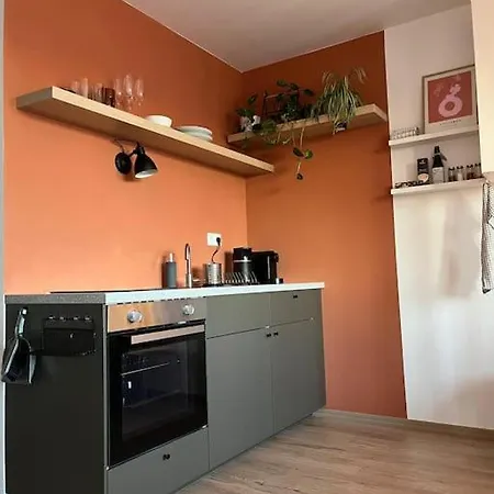 Small Cozy Apartment, Coffee And Parking Free
