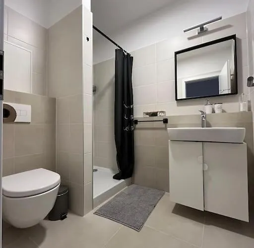 Small Cozy Apartment, Coffee And Parking Free Pozsony